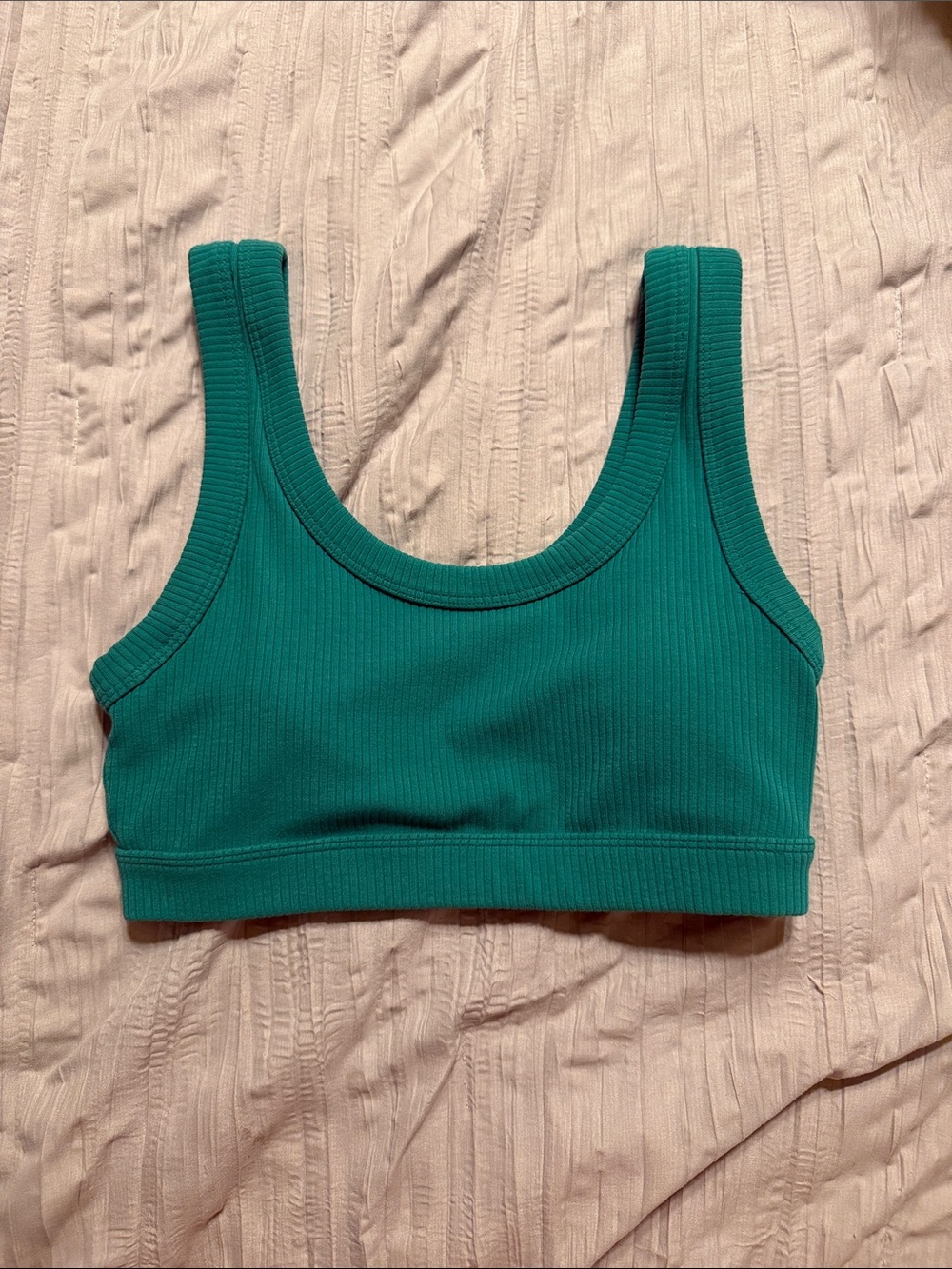 ALO Ribbed Scoop Neck sports bra - green